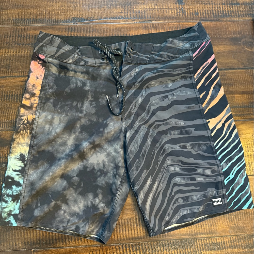 Billabong Men's Black and Tie-Dye Board Shorts